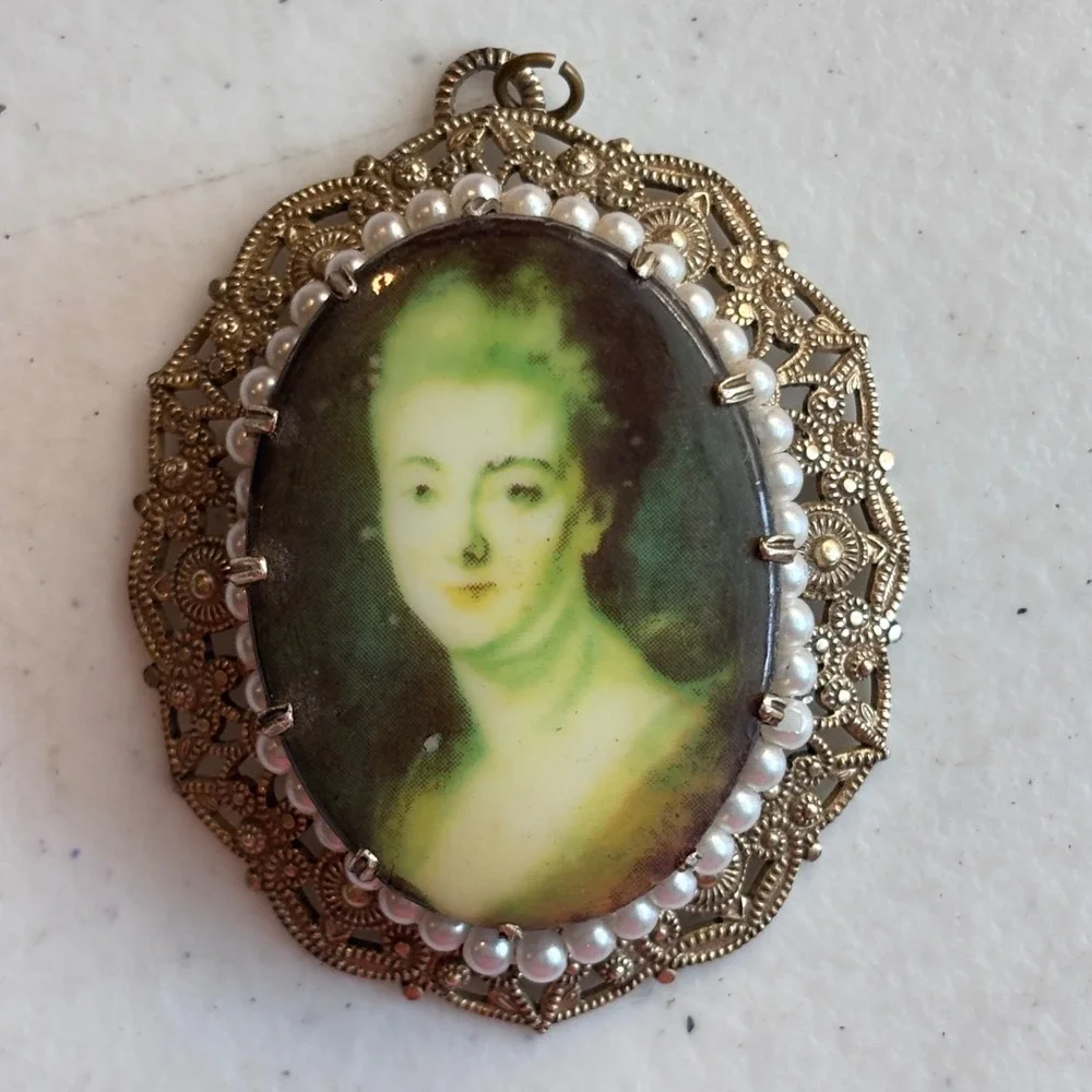 Vintage Painted Filigree Pendant West Germany Gold Tone Beaded 2.25